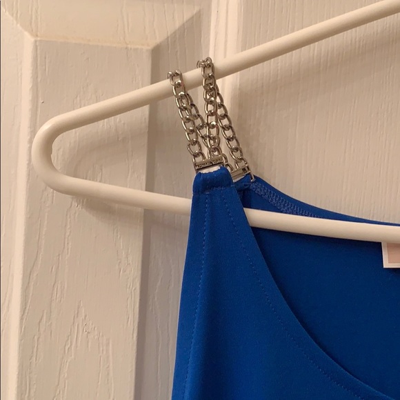 Michael Kors blue chain strapped flowy tank top - Picture 2 of 7